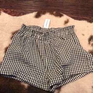 Kendall&Kylie high waisted shorts